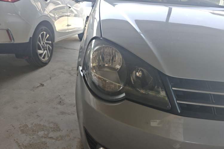 Used Volkswagen Polo 2011 Jingqu 1.4L Manual Sile Edition Right Front Headlight
