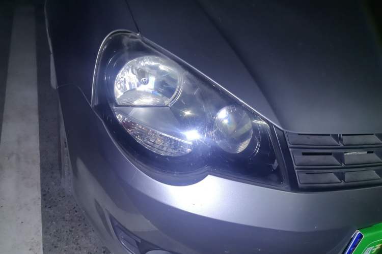 Used Volkswagen Polo 2011 Jingqu 1.4L Manual Shishang Edition Right Front Headlight