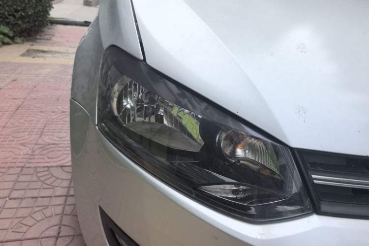 Used Volkswagen Polo 2011 1.4L Automatic ZhiShang Version Right Front Headlight