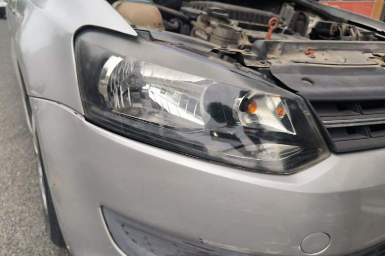 Used Volkswagen Polo 2011 1.4L Manual ZhiLe Edition Right Front Headlight
