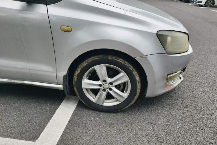 Used Volkswagen Polo 2011 1.4L Manual ZhiShang Edition Right Front Wheel Hub