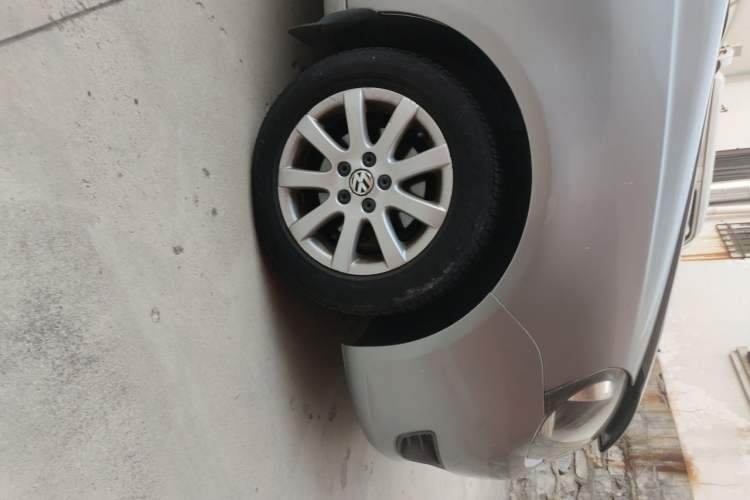 Used Volkswagen Polo 2011 Jingqu 1.4L Automatic Shishang Edition Right Front Wheel Hub