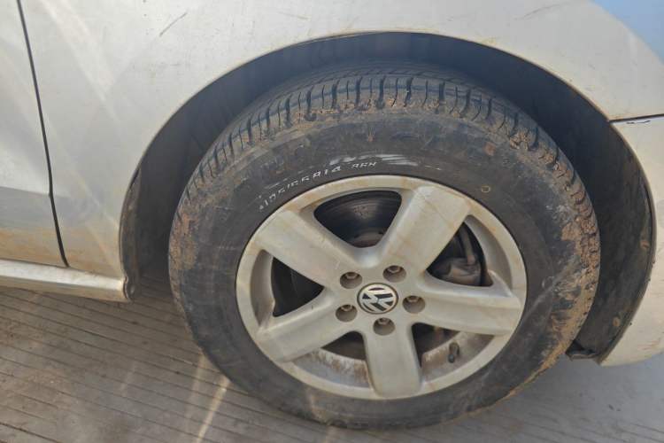 Used Volkswagen Polo 2011 1.4L Manual ZhiLe Edition Right Front Wheel Hub