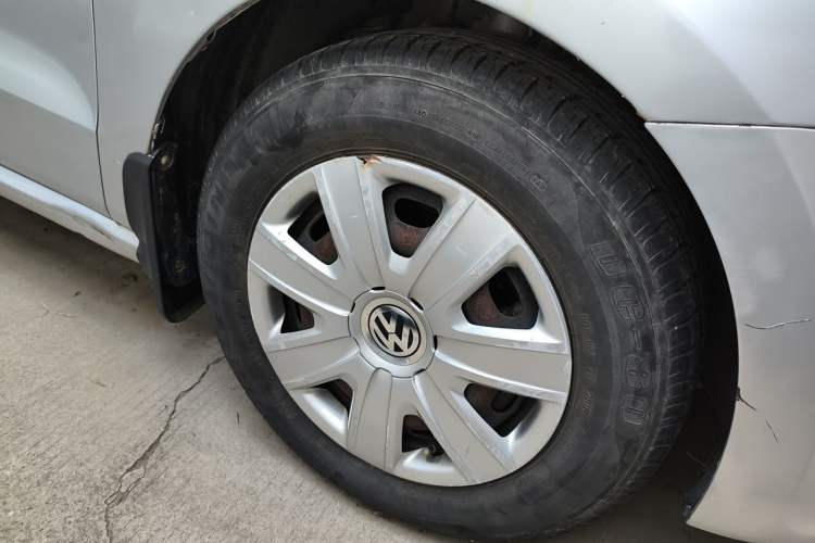Used Volkswagen Polo 2011 1.4L Manual ZhiLe Edition Right Front Wheel Hub