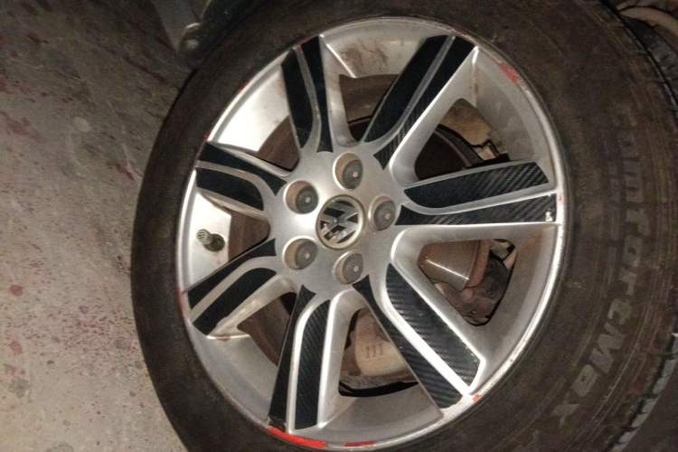 Used Volkswagen Polo 2011 1.6L Automatic ZhiKu Edition Right Front Wheel Hub