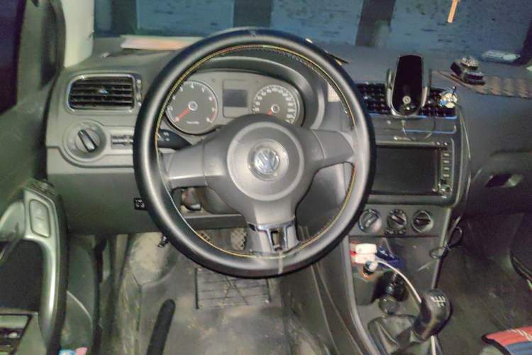 Used Volkswagen Polo 2011 1.6L Manual ZhiShang Edition Steering Wheel