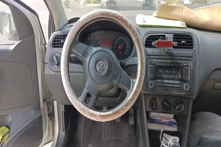 Used Volkswagen Polo 2011 1.4L Manual ZhiShang Edition Steering Wheel