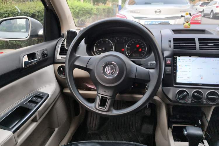 Used Volkswagen Polo 2011 Jingqu 1.6L Automatic Siku Edition Steering Wheel