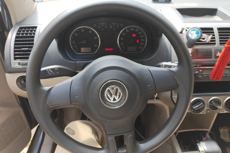 Used Volkswagen Polo 2011 Jingqu 1.4L Automatic Shishang Edition Steering Wheel