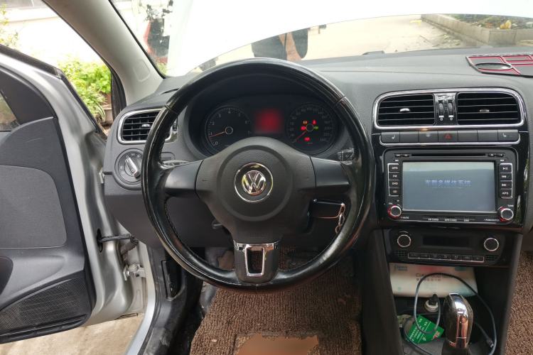 Used Volkswagen Polo 2011 1.6L Automatic ZhiShang Version Steering Wheel