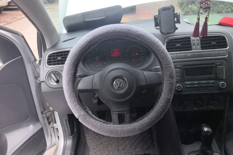 Used Volkswagen Polo 2011 1.4L Automatic ZhiShang Version Steering Wheel