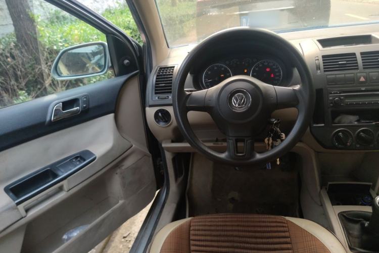 Used Volkswagen Polo 2011 Jingqu 1.4L Manual Sile Edition Steering Wheel