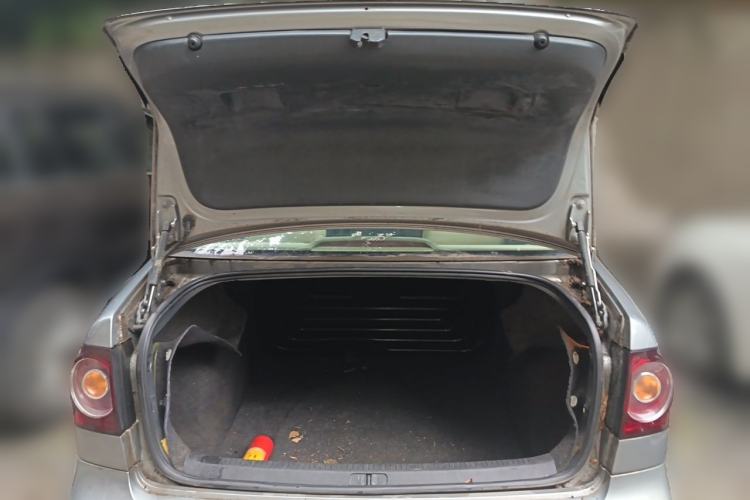Used Volkswagen Polo 2011 Jingqu 1.4L Manual Sile Edition Trunk