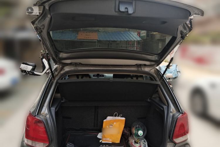 Used Volkswagen Polo 2011 1.6L Automatic ZhiShang Version Trunk