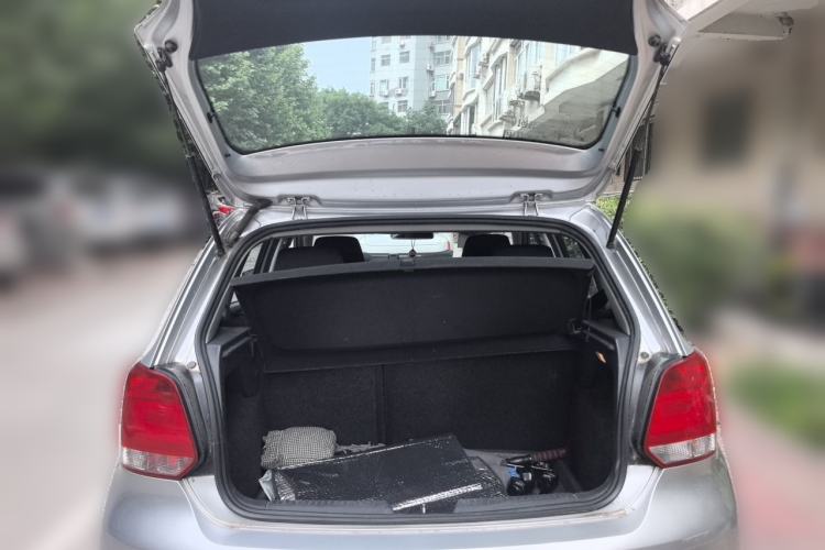 Used Volkswagen Polo 2011 1.4L Automatic ZhiShang Version Trunk