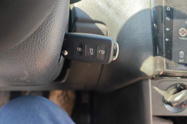 Used Volkswagen Polo 2011 1.4L Manual ZhiLe Edition Vehicle Key
