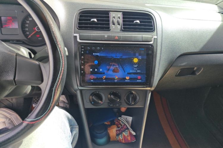 Used Volkswagen Polo 2011 1.4L Manual ZhiLe Edition Audio And AC Panel