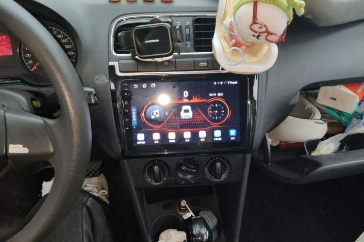 Used Volkswagen Polo 2011 1.6L Automatic ZhiShang Version Audio And AC Panel
