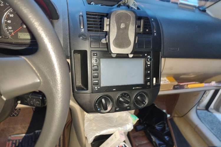 Used Volkswagen Polo 2011 Jingqu 1.4L Manual Sile Edition Audio And AC Panel