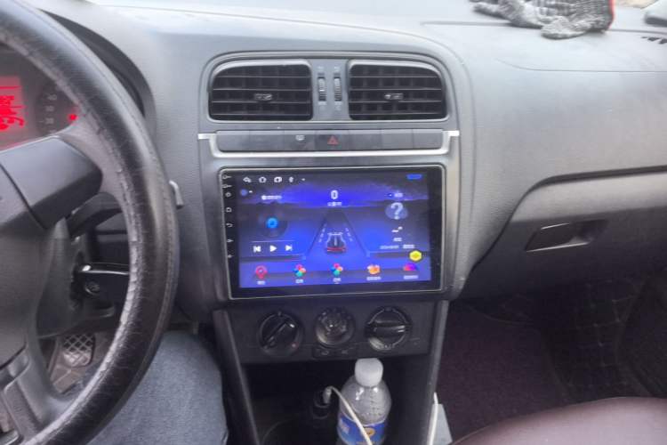 Used Volkswagen Polo 2011 1.4L Manual ZhiLe Edition Audio And AC Panel