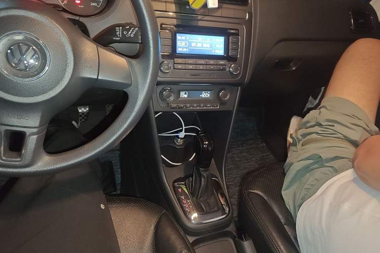 Used Volkswagen Polo 2011 1.4L Automatic ZhiShang Version Audio And AC Panel