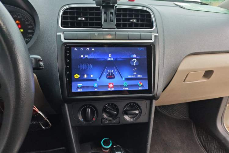 Used Volkswagen Polo 2011 1.4L Automatic ZhiShang Version Audio And AC Panel