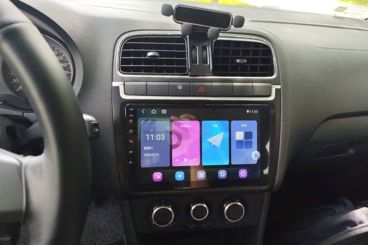 Used Volkswagen Polo 2011 1.6L Manual ZhiShang Edition Audio And AC Panel