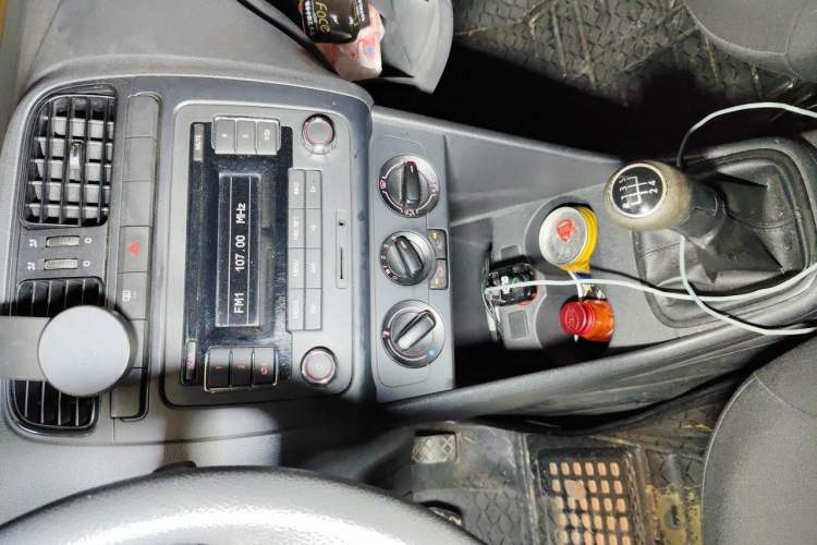 Used Volkswagen Polo 2011 1.4L Manual ZhiLe Edition Audio And AC Panel