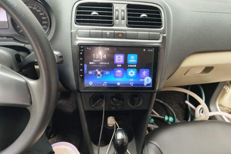 Used Volkswagen Polo 2011 1.6L Automatic ZhiShang Version Audio And AC Panel