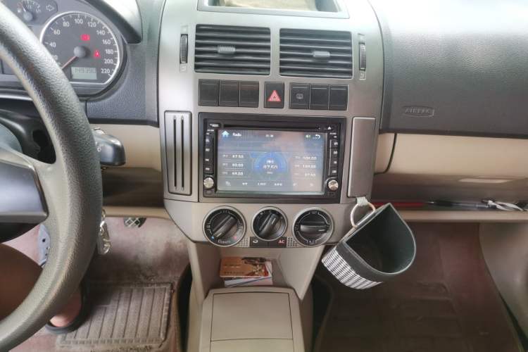 Used Volkswagen Polo 2011 Jingqu 1.4L Manual Shishang Edition Audio And AC Panel