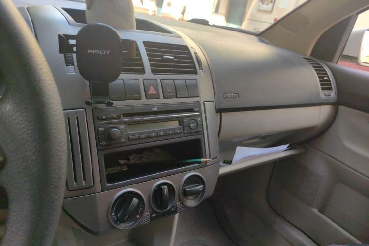 Used Volkswagen Polo 2011 Jingqu 1.6L Automatic Siku Edition Audio And AC Panel
