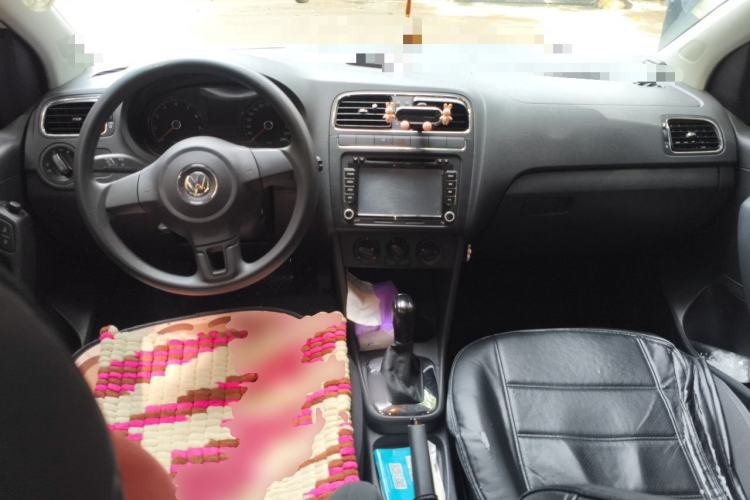 Used Volkswagen Polo 2011 1.6L Automatic ZhiShang Version Center Console