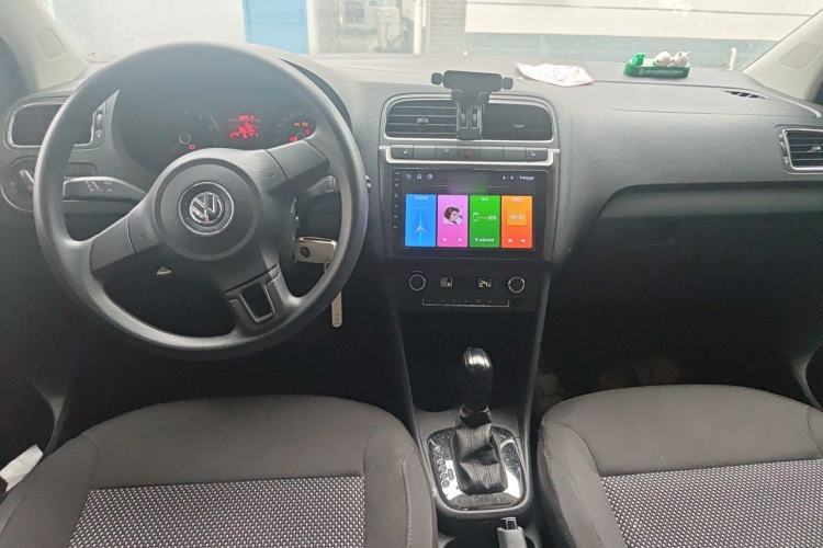 Used Volkswagen Polo 2011 1.6L Automatic ZhiShang Version Center Console
