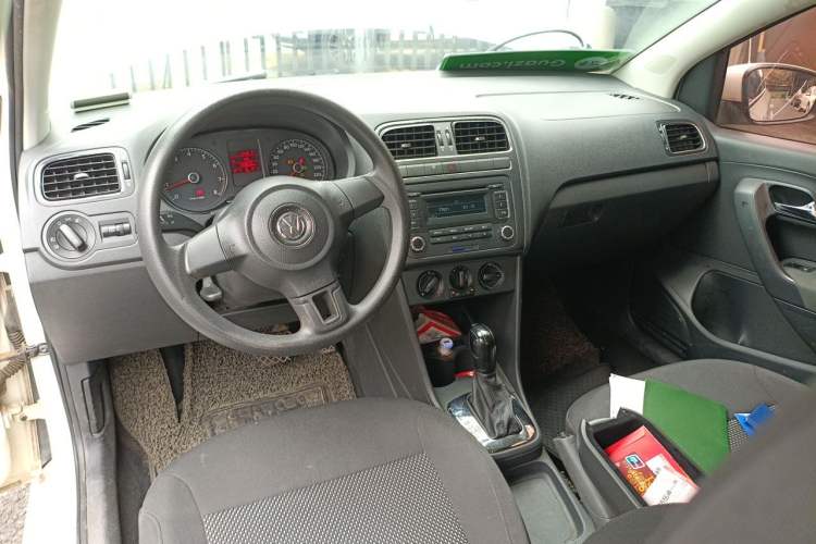 Used Volkswagen Polo 2011 1.4L Automatic ZhiShang Version Center Console