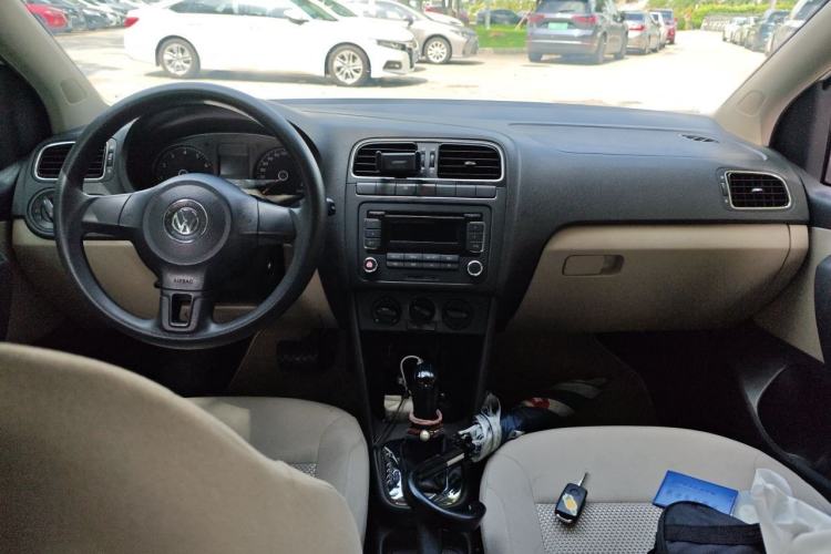 Used Volkswagen Polo 2011 1.4L Automatic ZhiShang Version Center Console