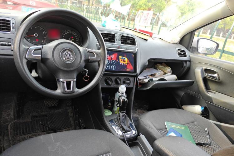 Used Volkswagen Polo 2011 1.4L Automatic ZhiShang Version Center Console