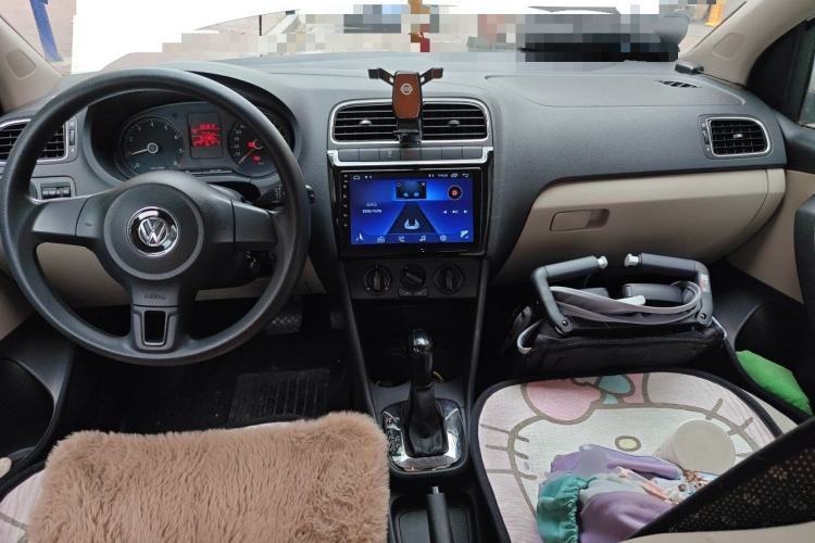 Used Volkswagen Polo 2011 1.6L Automatic ZhiShang Version Center Console