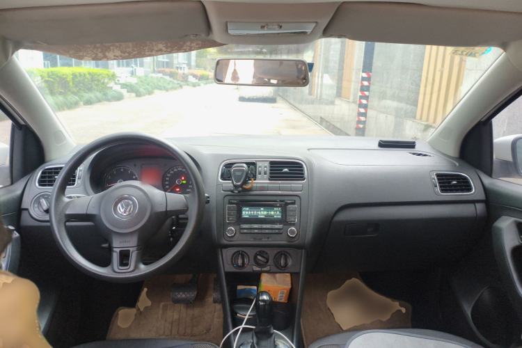 Used Volkswagen Polo 2011 1.6L Automatic ZhiShang Version Center Console