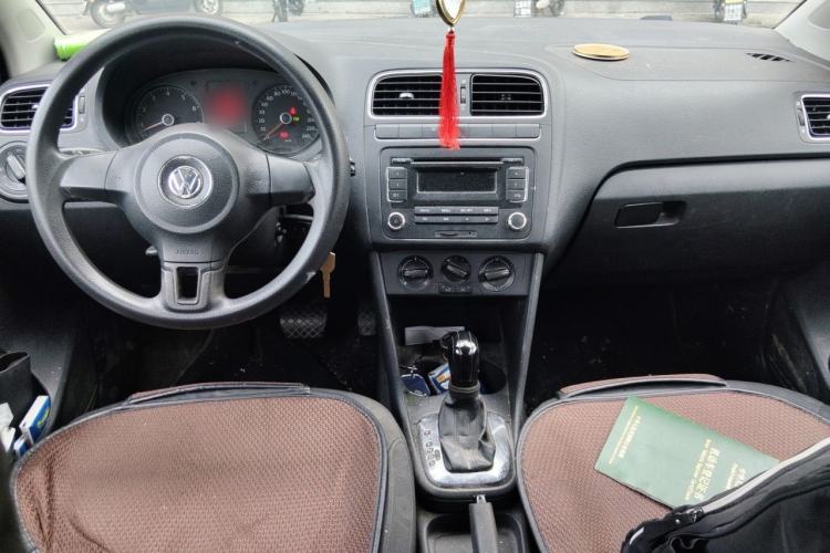 Used Volkswagen Polo 2011 1.6L Automatic ZhiShang Version Center Console