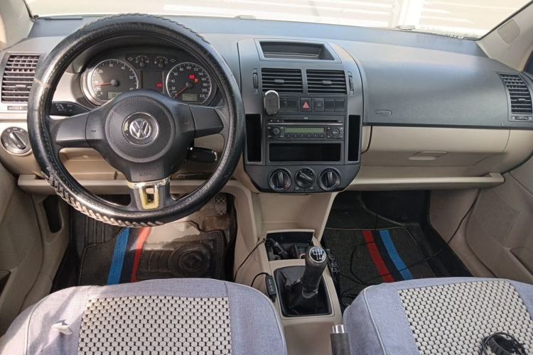 Used Volkswagen Polo 2011 Jingqu 1.4L Manual Sile Edition Center Console