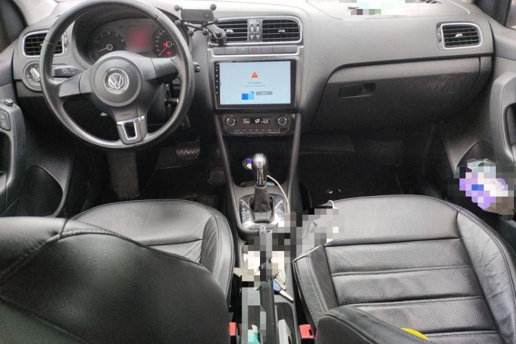 Used Volkswagen Polo 2011 1.6L Automatic ZhiShang Version Center Console