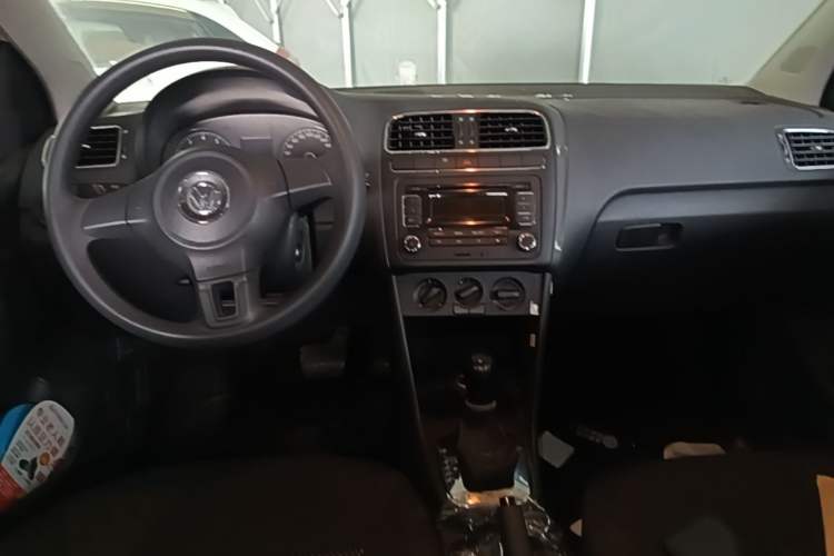 Used Volkswagen Polo 2011 1.6L Automatic ZhiShang Version Center Console