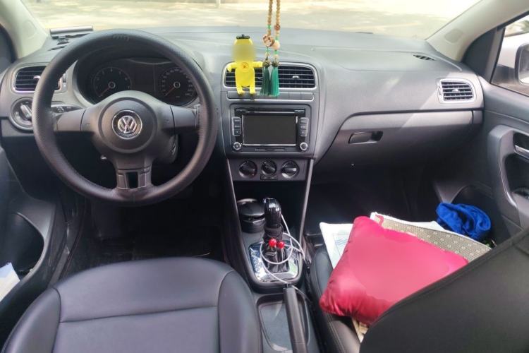 Used Volkswagen Polo 2011 1.6L Automatic ZhiShang Version Center Console