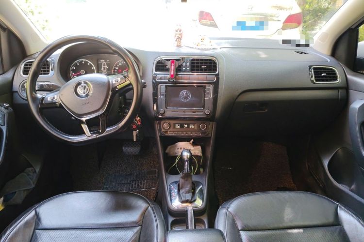 Used Volkswagen Polo 2011 1.6L Automatic ZhiKu Edition Center Console