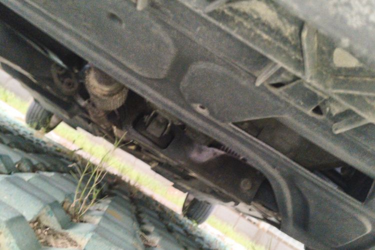 Used Volkswagen Polo 2011 1.6L Manual ZhiShang Edition Chassis Front