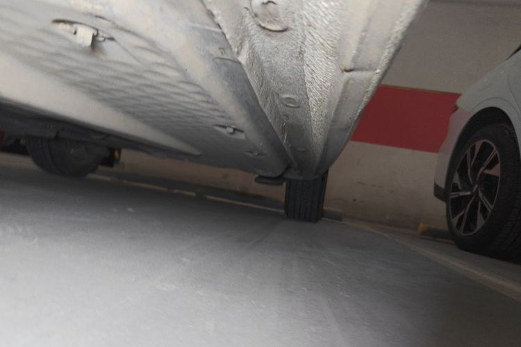 Used Volkswagen Polo 2011 1.6L Automatic ZhiShang Version Chassis Front Left