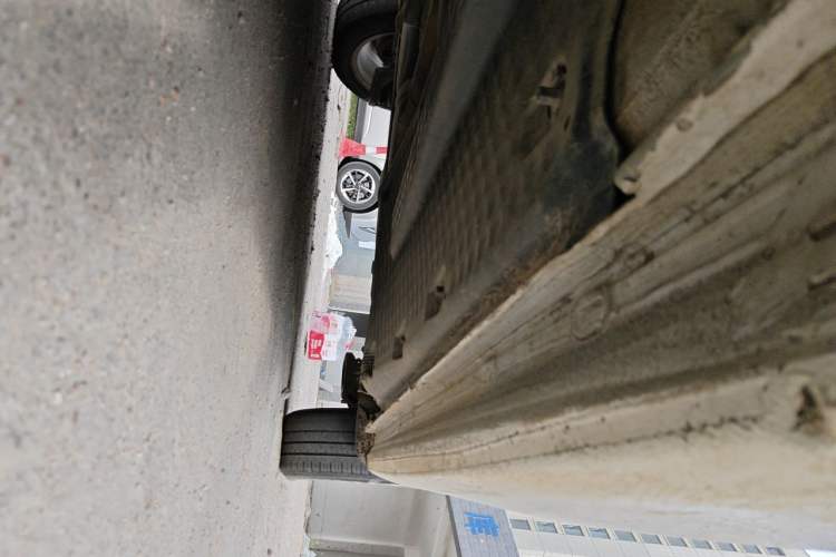 Used Volkswagen Polo 2011 1.6L Manual ZhiShang Edition Chassis Front Left