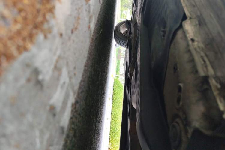 Used Volkswagen Polo 2011 1.6L Manual ZhiShang Edition Chassis Front Right