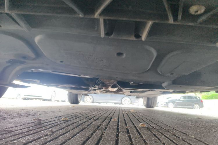 Used Volkswagen Polo 2011 1.6L Automatic ZhiKu Edition Chassis Front