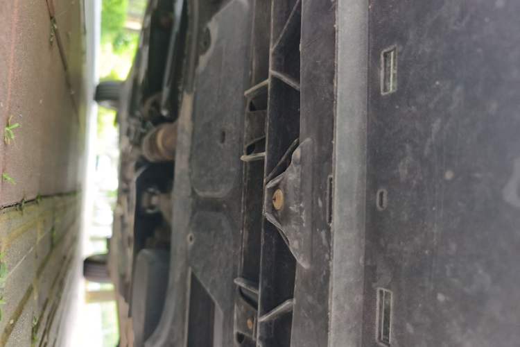 Used Volkswagen Polo 2011 1.6L Automatic ZhiKu Edition Chassis Front